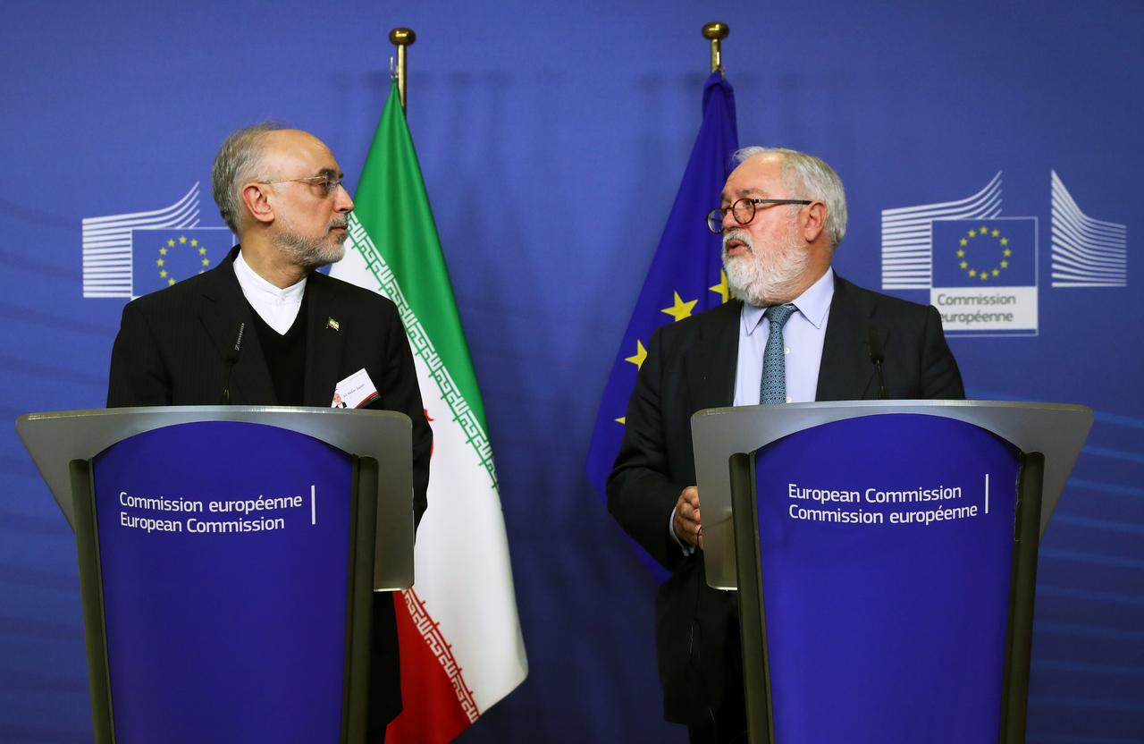 الرهان الخاسر: كيف تخلت أوروبا تدريجيًا عن دعم إيران؟