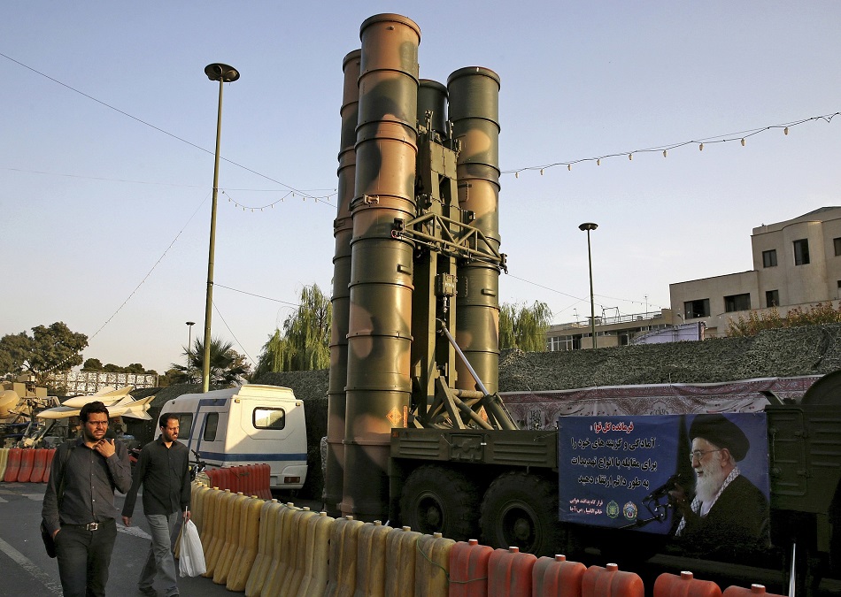 دور التسليح في الصراع الإيراني ـ الأمريكي: دراسة حالة على منظومات الدفاع الصاروخية الروسية