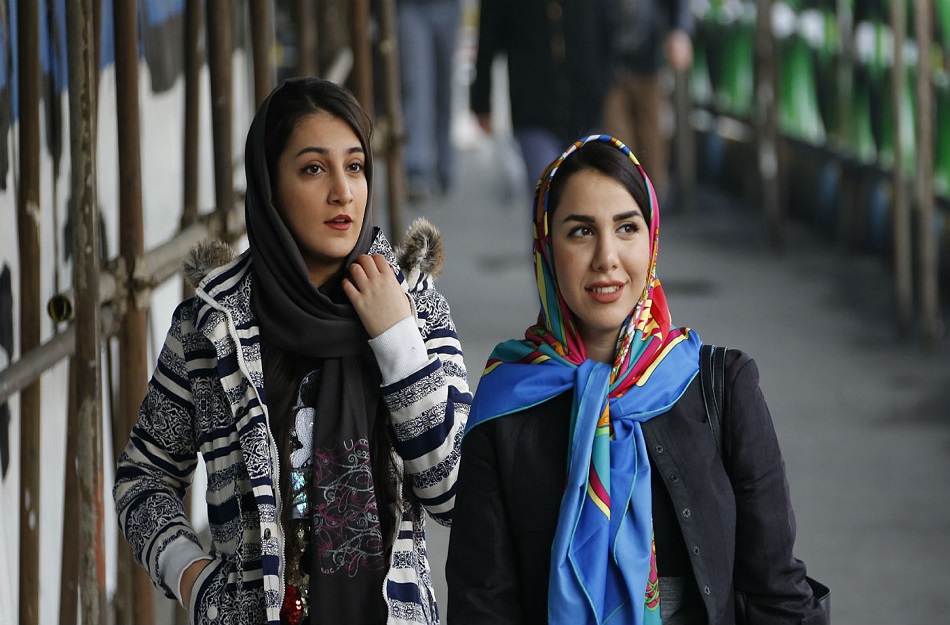 المرأة في إيران بين رضا بهلوي وإبراهيم رئيسي