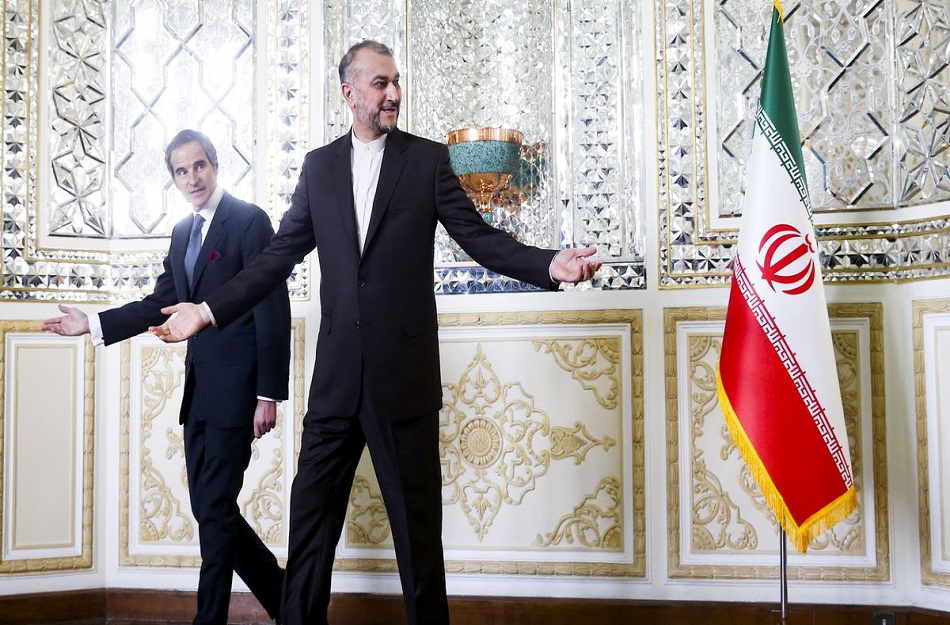 مقاربة السلم والثعبان في المفاوضات النووية الإيرانية