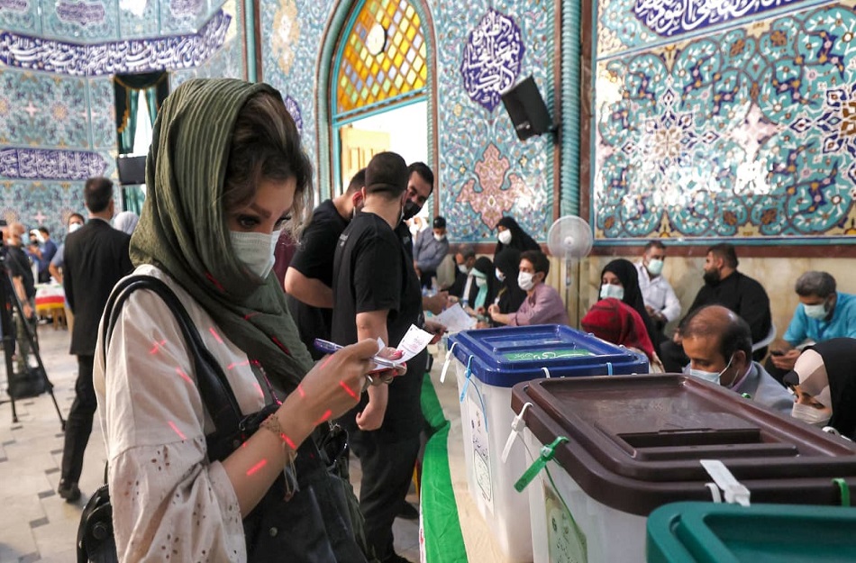 الانتخابات الإيرانية قد تفرز رئيسًا معتدلًا لتحسين الأوضاع الاقتصادية
