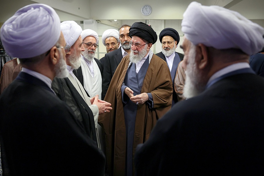 معضلة إيران الراهنة بين العمق الإستراتيجي المفقود والتحديات الداخلية المفصلية